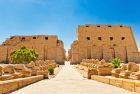 Colonnes geantes du temple de Karnak a Louxor, egypte