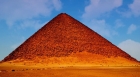 la piramide roja
